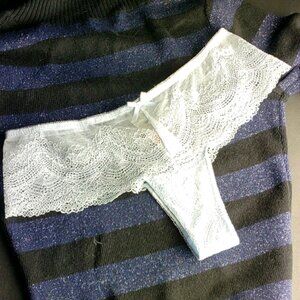 NWOT TOPSHOP BABY BLUE LACE PANTIES SIZE 2